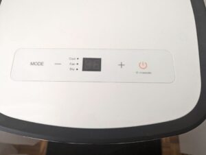 Display und Bedienfeld des Comfee Smart Cool 7000 Wifi