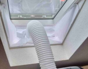 mobile Klimaanlage mit Abluftschlauch für Dachgeschosswohnung